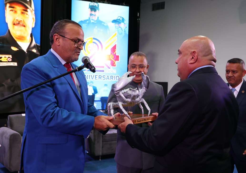 Premios Cangrejos 2025 exaltan la labor de investigación científico penal