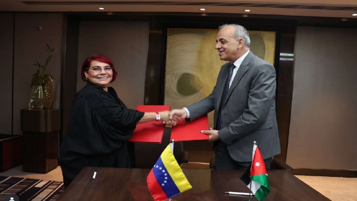 Mintur promueve intercambio turístico y académico con países árabes