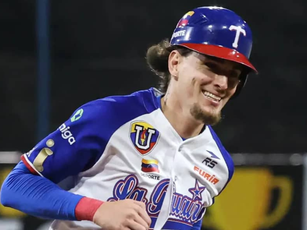 Tiburones golpeó al líder de la tabla