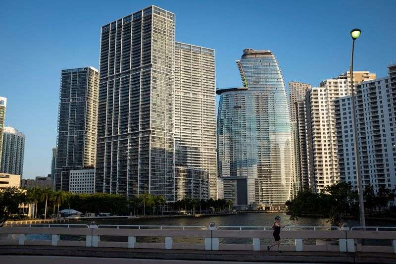 Corte avala ley que impide comprar viviendas en Florida a ciudadanos chinos