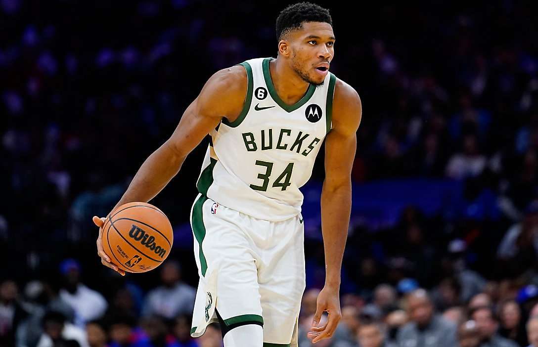 Antetokounmpo podría estar fuera de acción por varias semanas