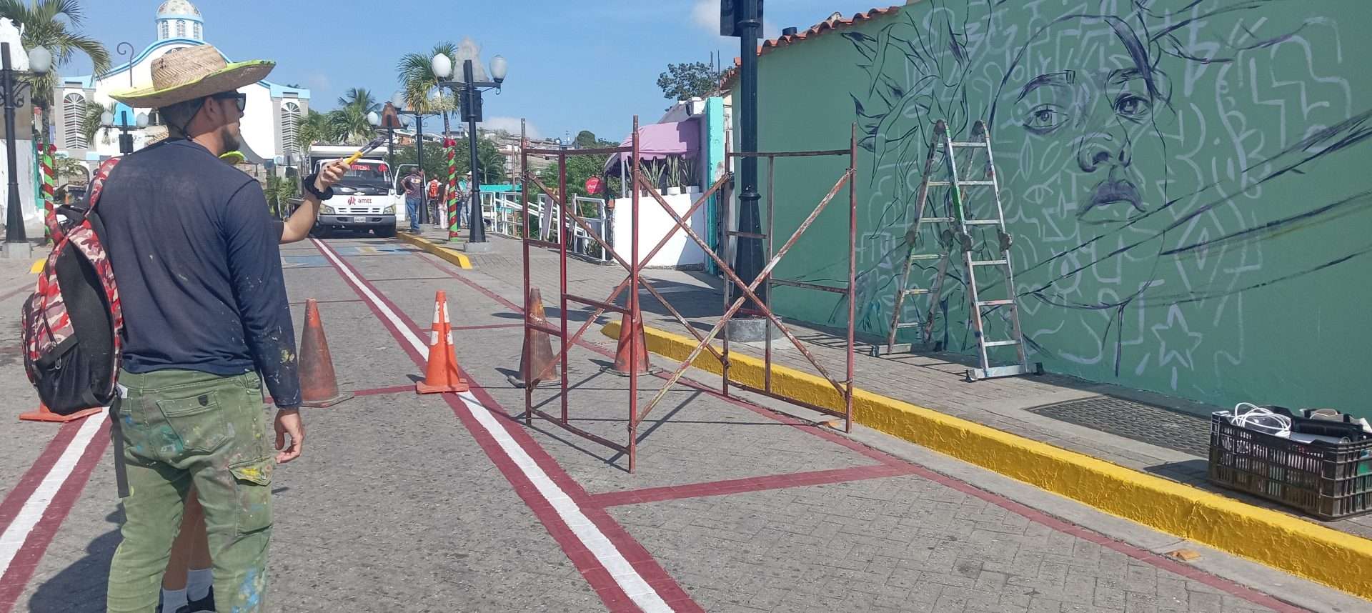 Remozan pueblo de la Divina Pastora y pintan murales en su honor