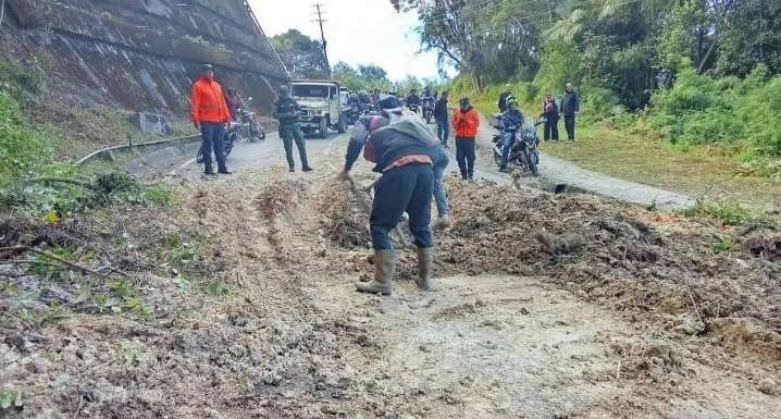 Atendido deslizamiento de tierra en la Colonia Tovar