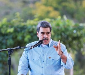 Maduro evoca la figura de Simón Bolívar y asegura que Venezuela «renacerá» tras los recientes terremotos