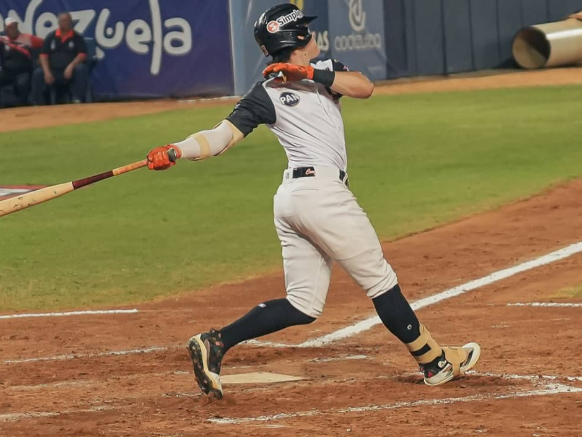 Águilas vencen sin problemas a Leones