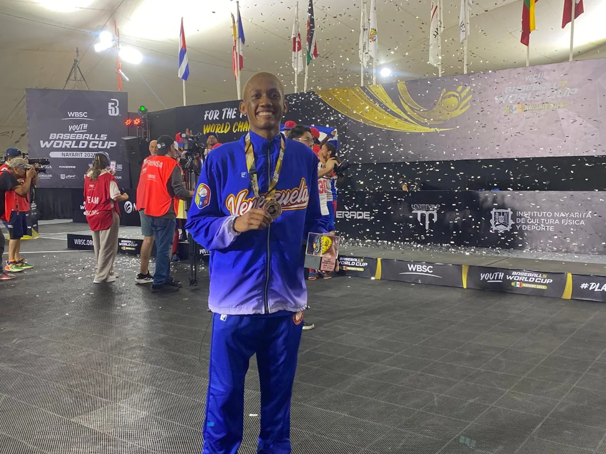 Venezolano hizo la mejor jugada del Mundial Juvenil de beisbol5