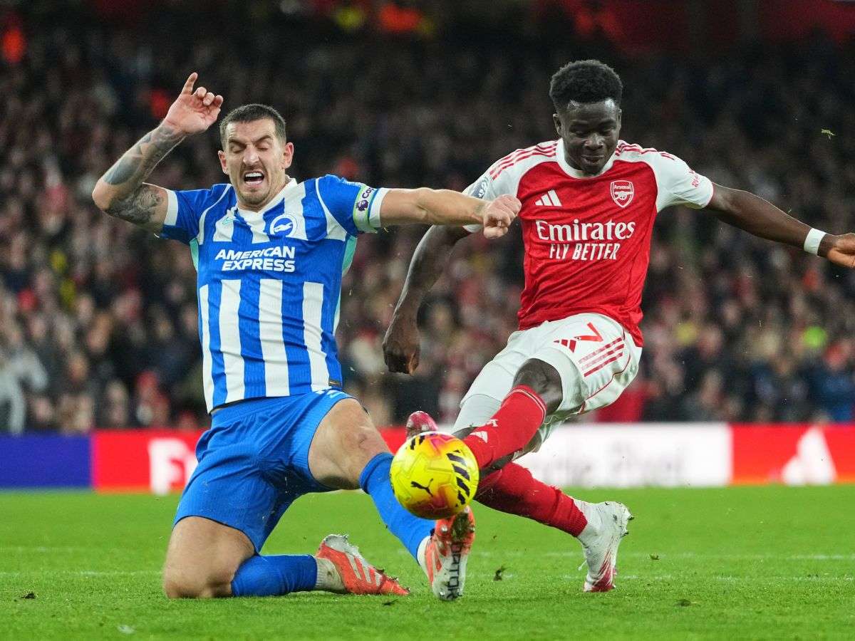 Arsenal mantiene la cima de la Premier League