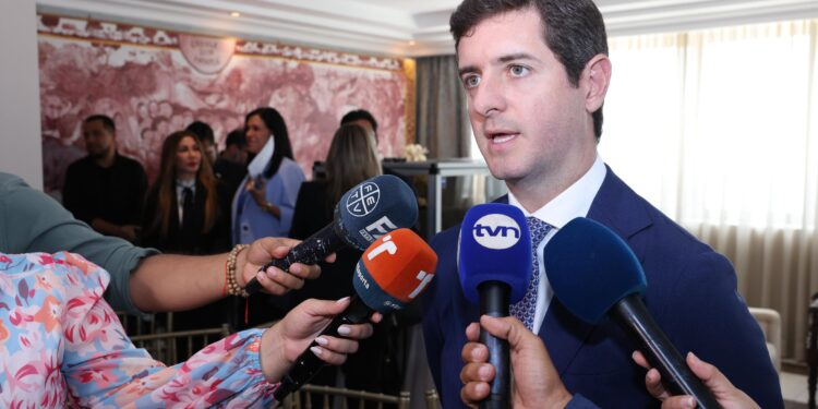 Panamá ofrece mediar entre EEUU y Venezuela y acoger temporalmente a ciertas personas