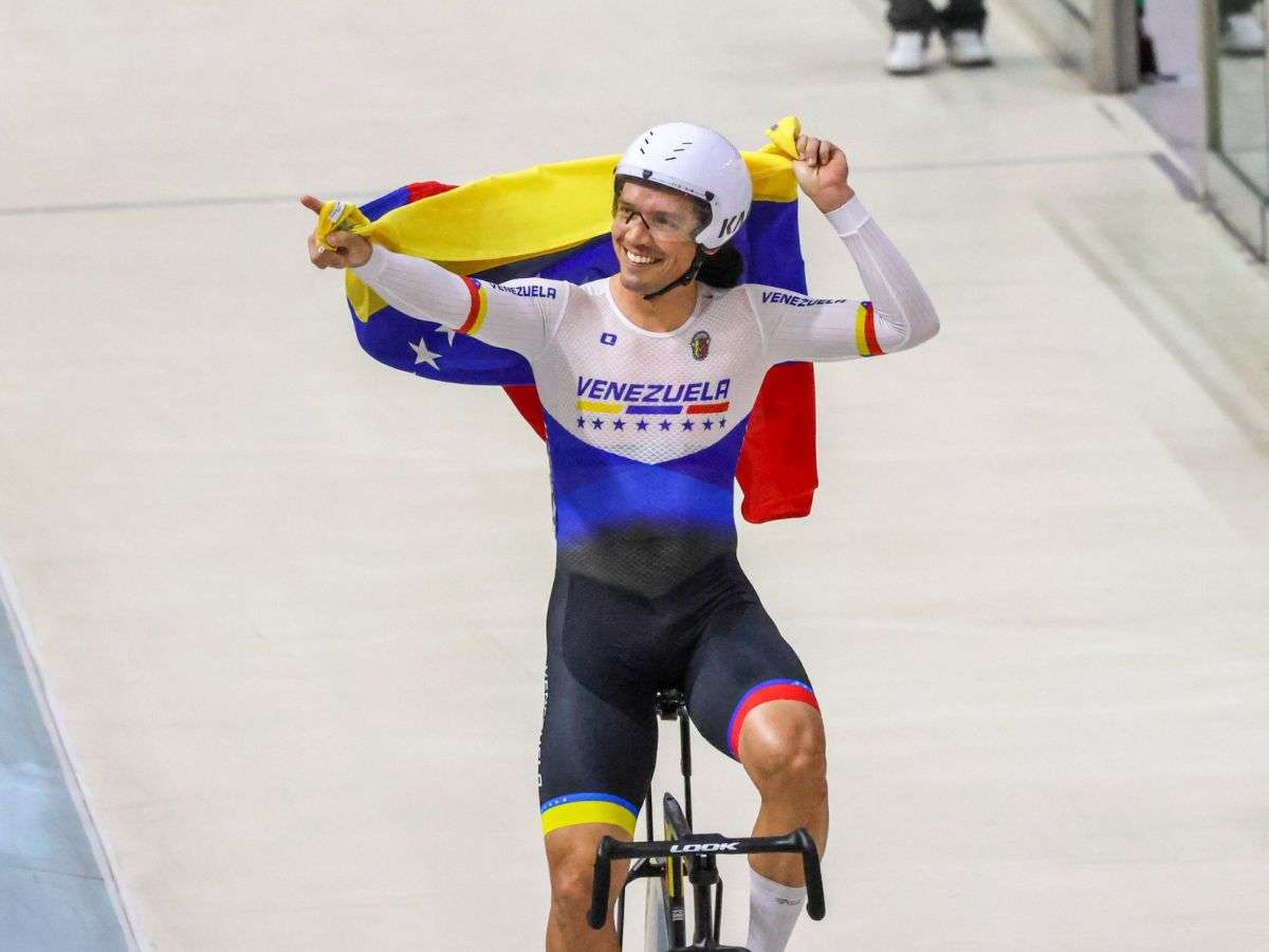 Clever Martínez en la cima de la resistencia