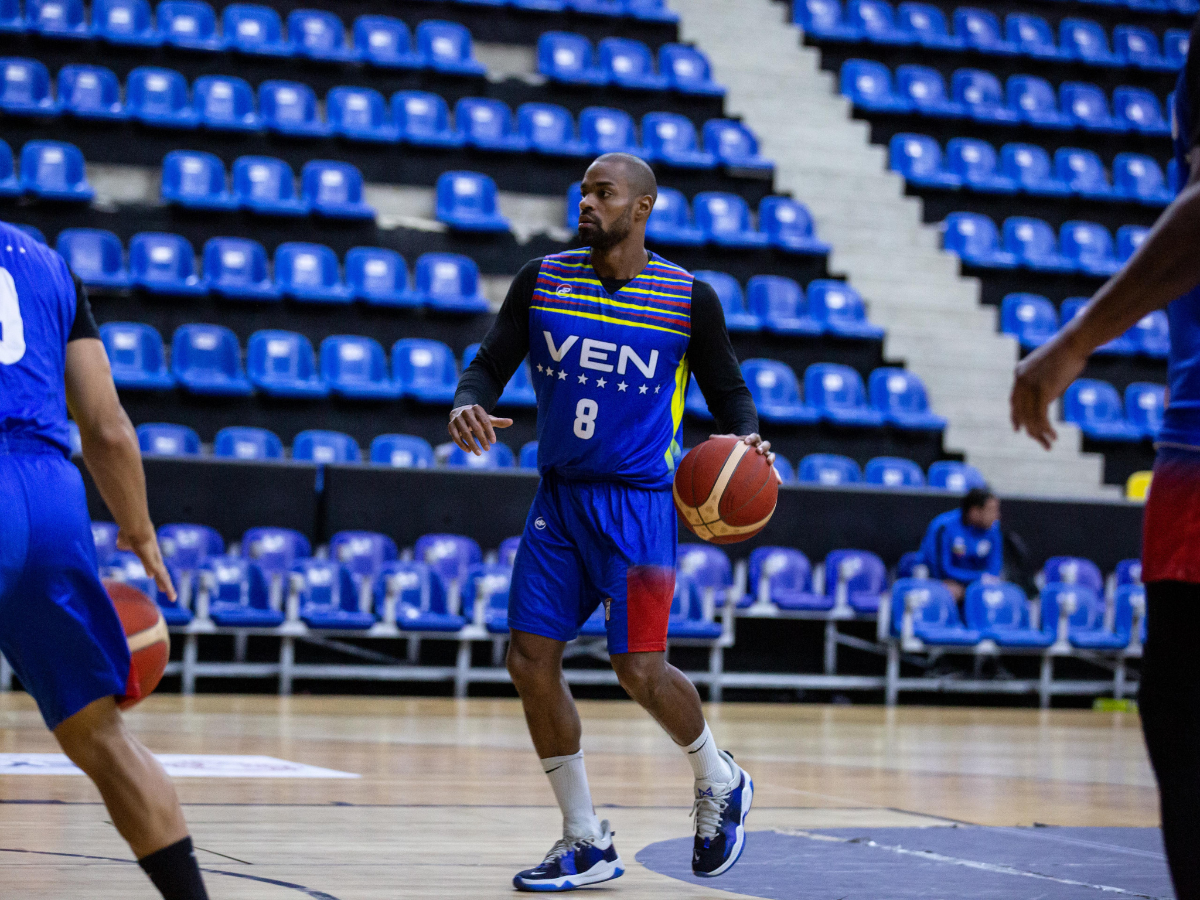 David Cubillán regresa al baloncesto uruguayo