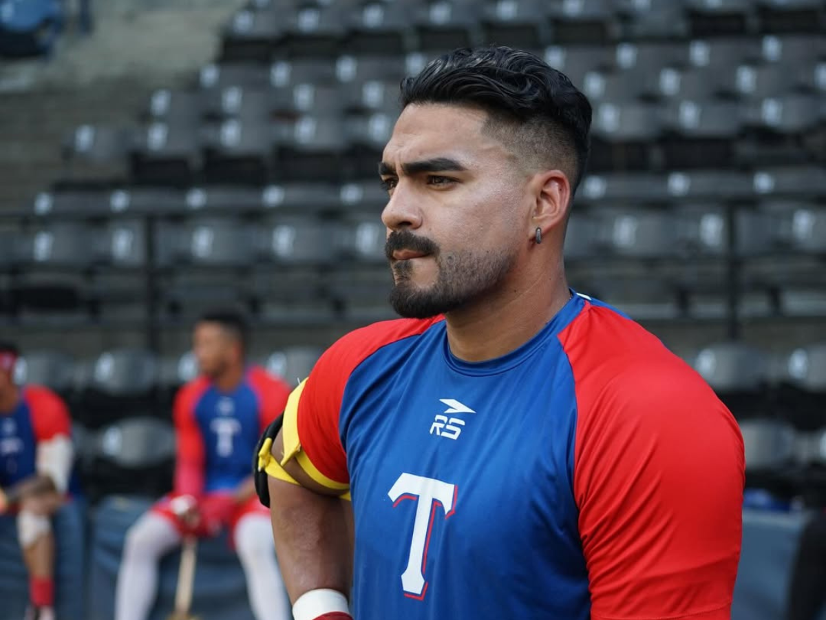Querecuto se metió en la historia de los Tiburones