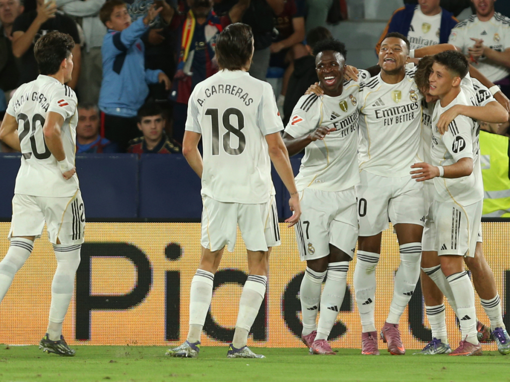 El Real Madrid goleó para salir de su mala racha