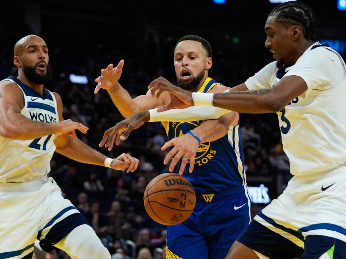 Curry volvió y superó a Jordan, pero Golden State perdió
