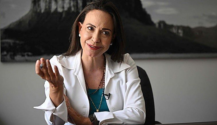 Periodista asegura que María Corina Machado salió de Venezuela y está en Europa