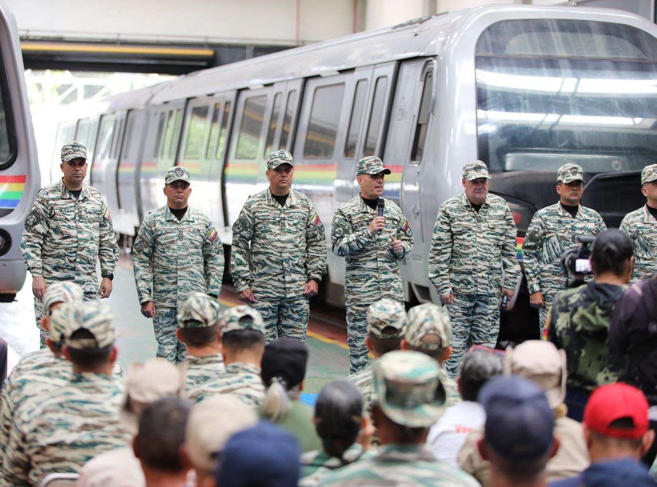 Trabajadores se organizan en defensa integral de la nación
