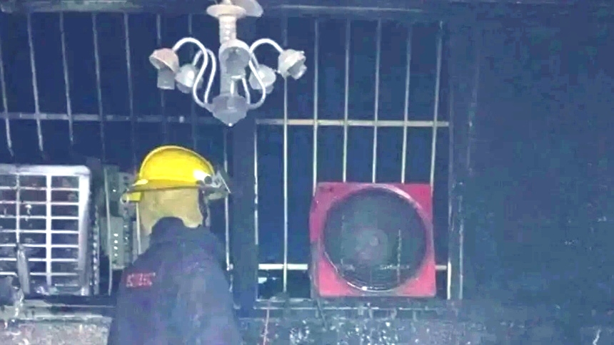 Un hombre y su perro mueren en Puerto La Cruz por cortocircuito de las luces del arbolito de Navidad