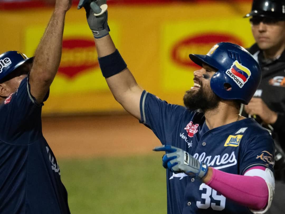 Renato Nuñez brilló con el madero en Barquisimeto