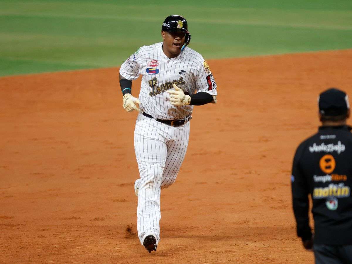 Salvador Pérez le dio la estocada a Magallanes