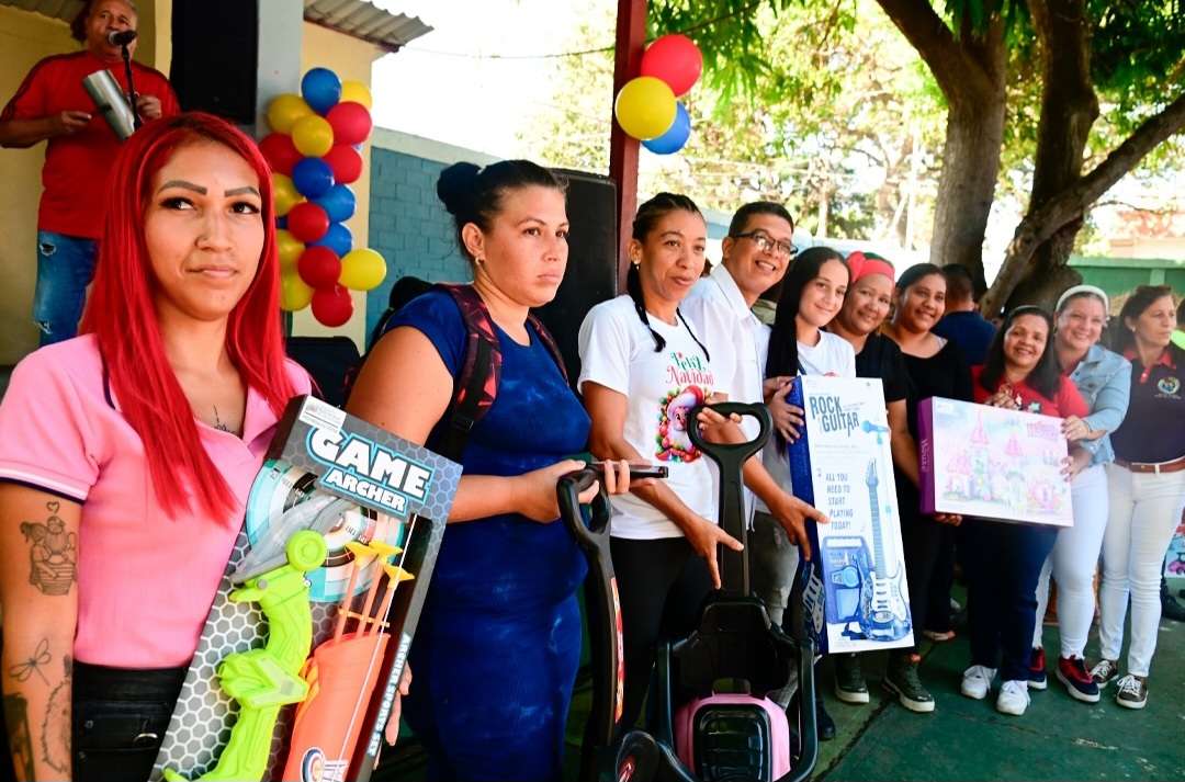 La Guaira inicia entrega de más de 50.000 juguetes en planteles educativos 