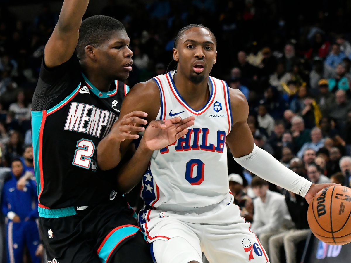 Embiid y Maxey toman el timón de los 76ers