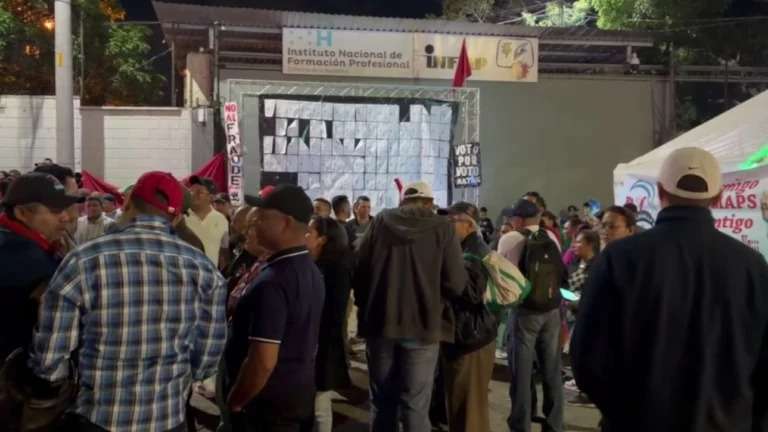 Hondureños protestan ante CNE contra proclamación de Asfura