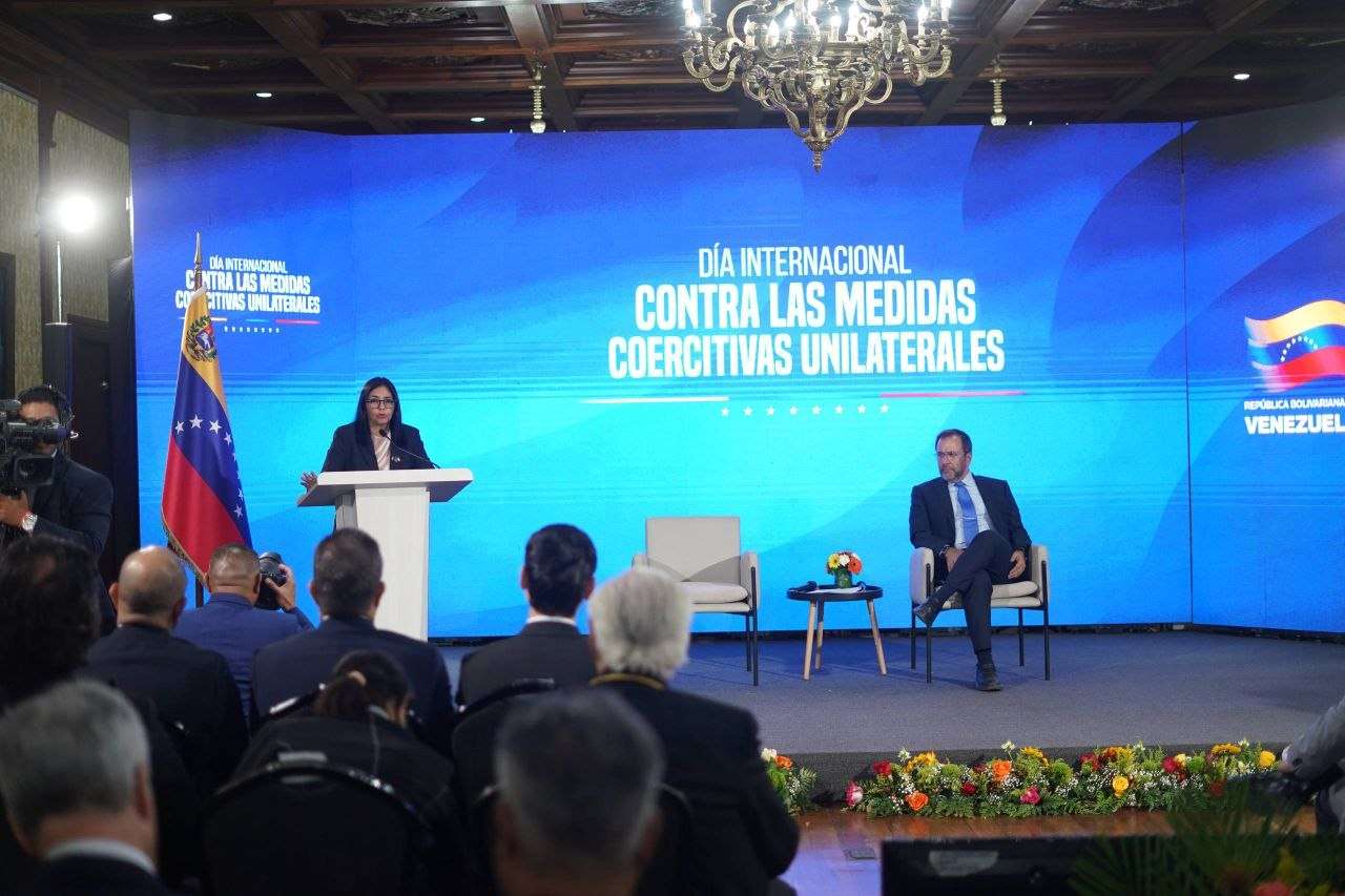 Delcy Rodríguez: medidas coercitivas son un chantaje político