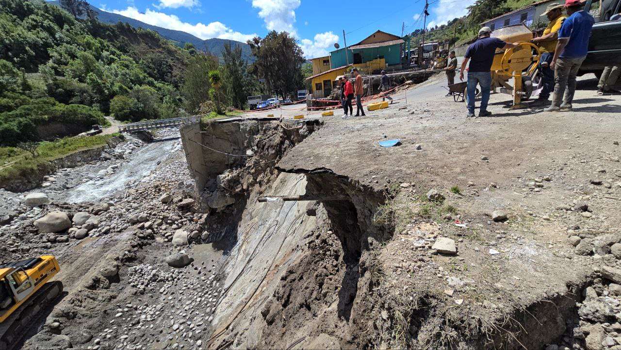 Restringen el paso vehicular en tramos de los ejes Panamericano y Páramo