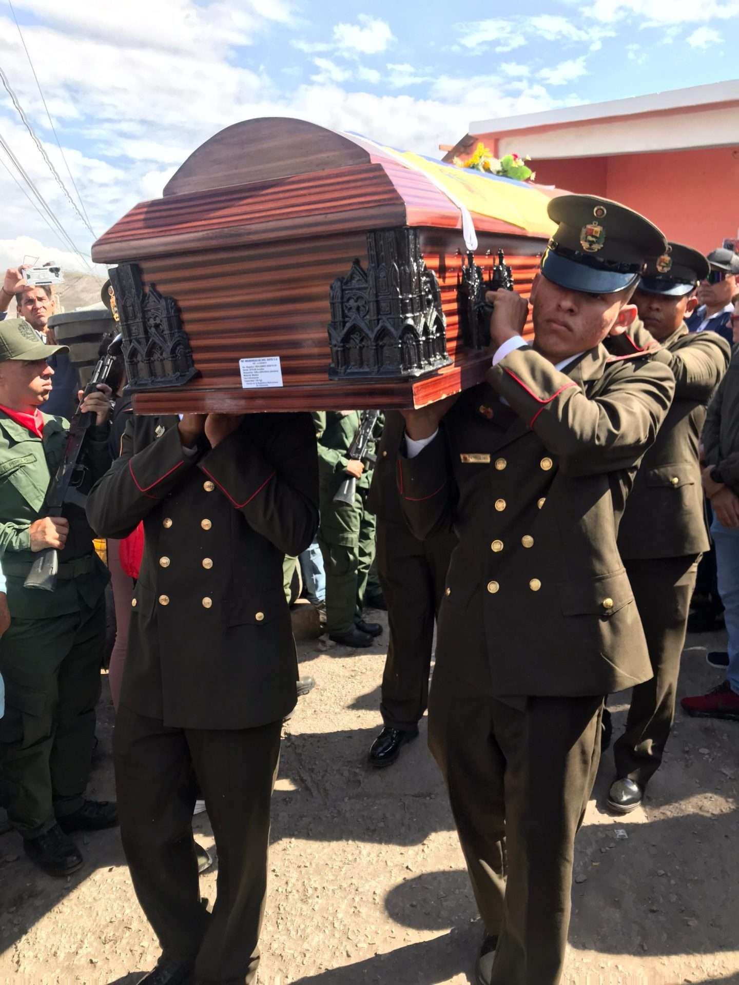Con honores militares fue sepultada la sargenta Delgado en Barquisimeto