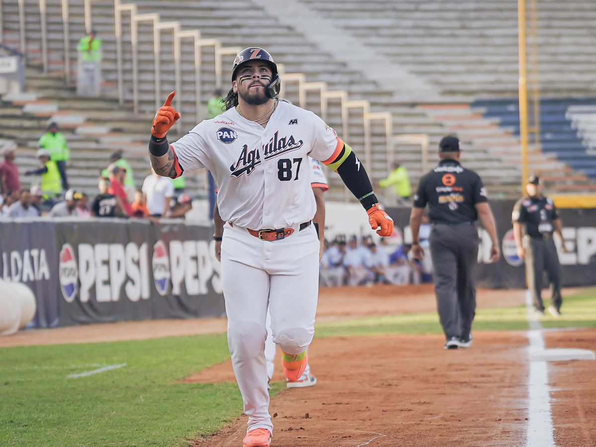 Andres Chaparro alza vuelo y batea raudales en el RR