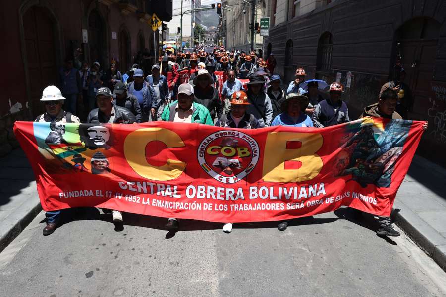 Gobierno de Bolivia y sindicatos resuelven conflicto con nuevo decreto