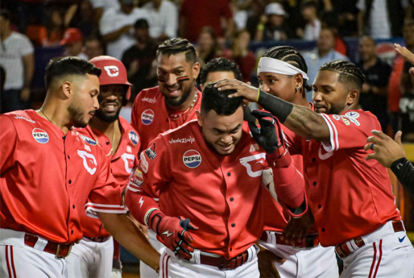 Cardenales empató el segundo lugar y eliminó a las Águilas