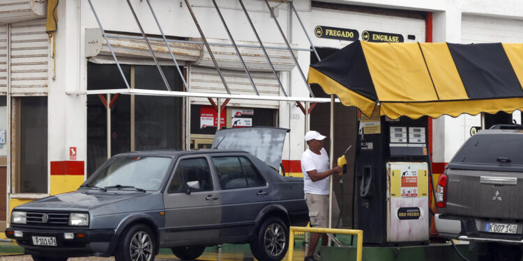 Cuba afrontará una 'gran crisis' en pocas semanas si no recibe más crudo