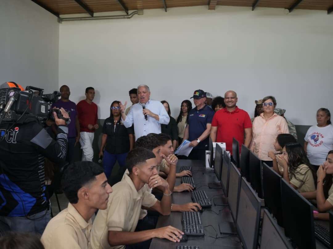 Escuela Francisco de Miranda en Santa Teresa del Tuy quedó renovada