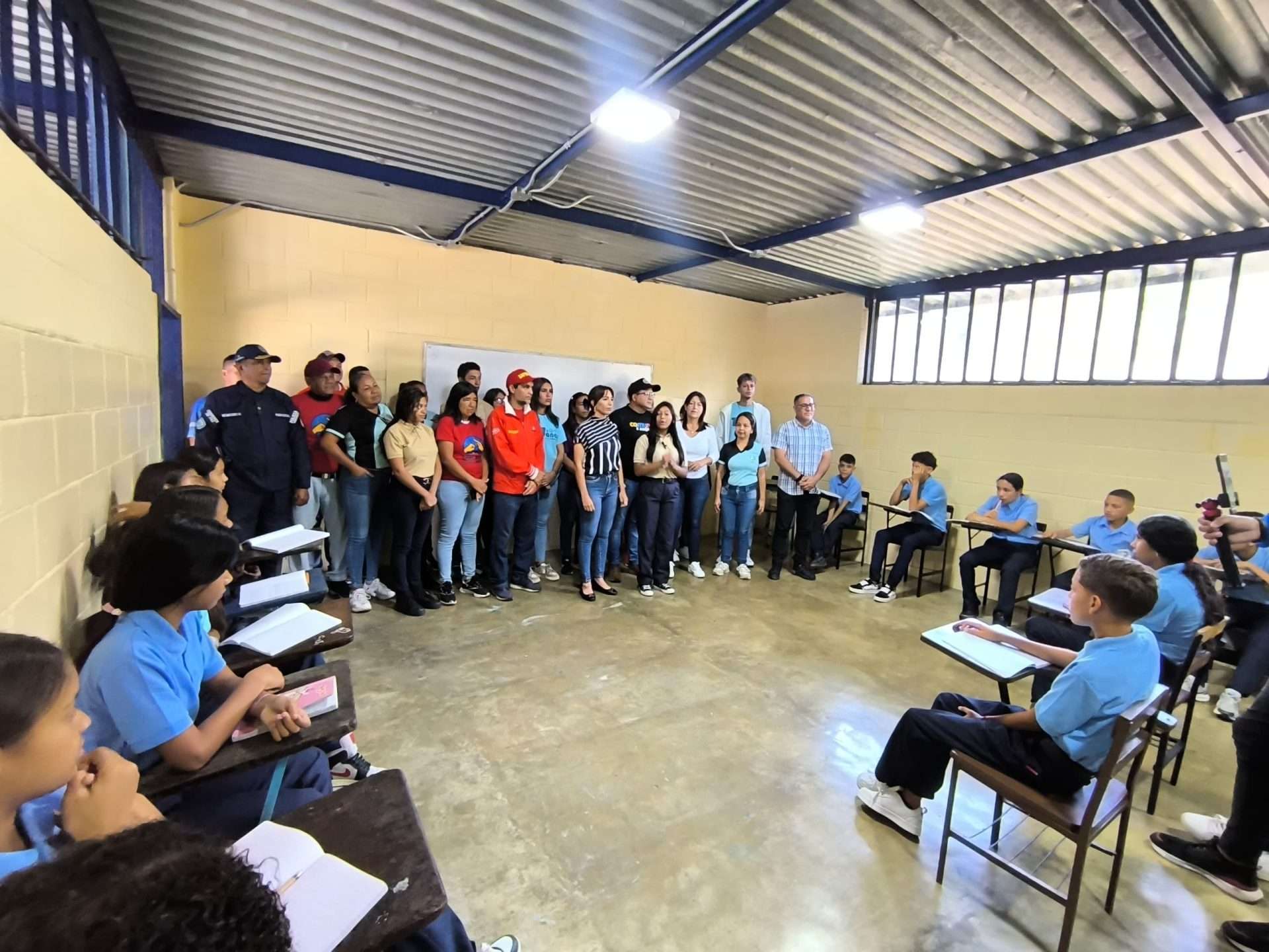 Rehabilitan escuela en Yaracuy con proyecto de consulta juvenil