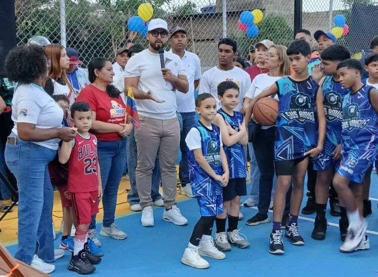En Cúa entregan cancha recuperada por la juventud 