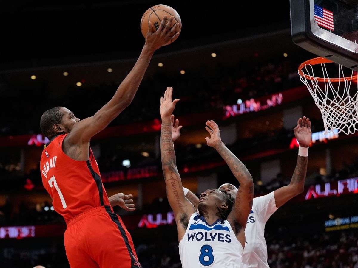 Kevin Durant llevó a los Rockets a la victoria