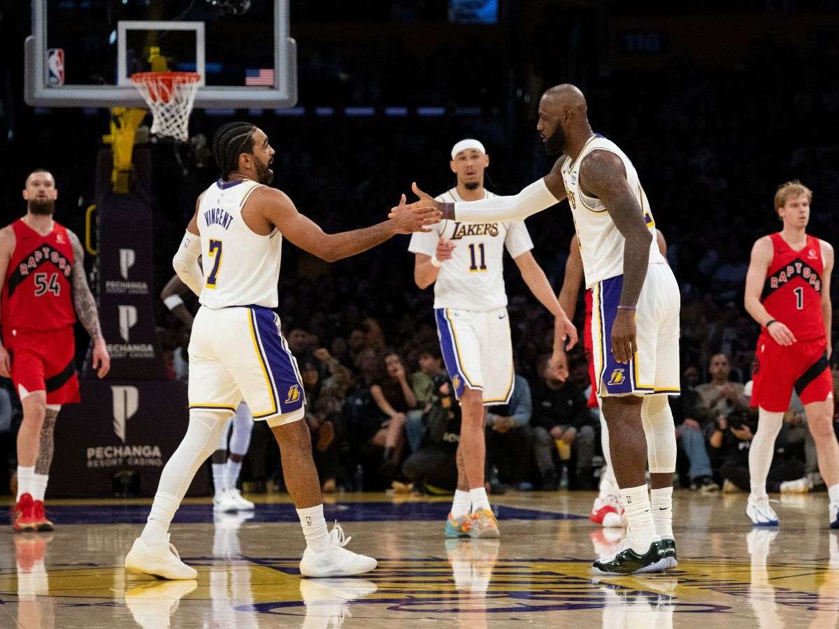 Luka y LeBron lideran victoria de Lakers