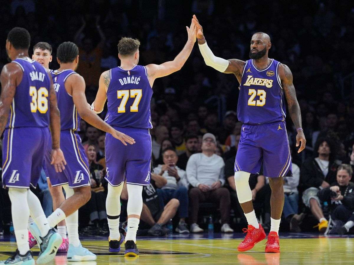 Doncic y Lebron llevan a Lakers al triunfo