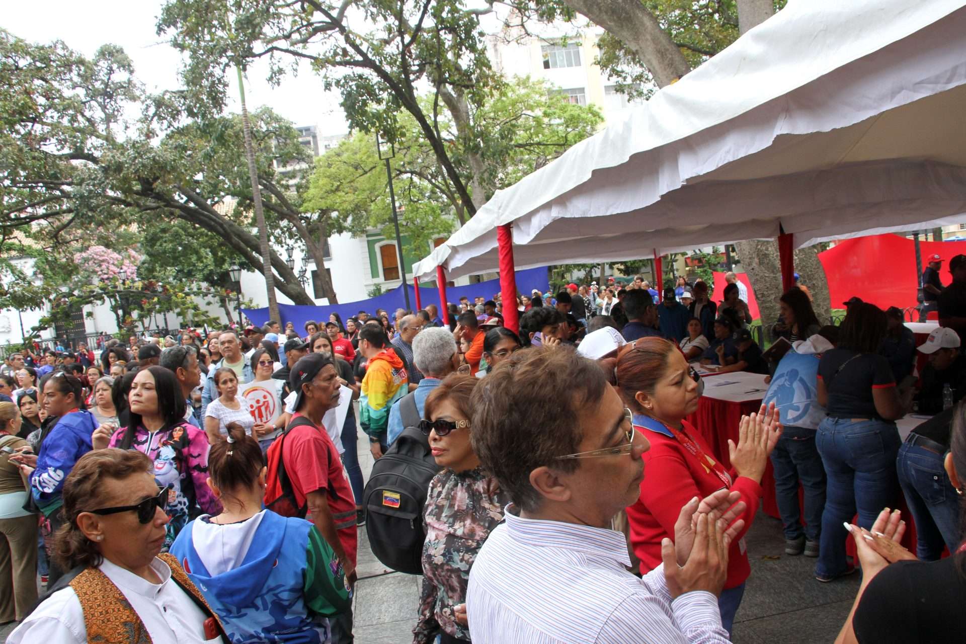 Pueblo envía cartas de apoyo al presidente Maduro y la primera dama