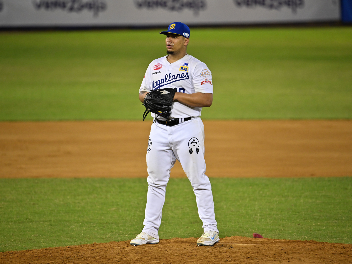Ricardo Sánchez confirma su dominio al ser Pitcher del Año