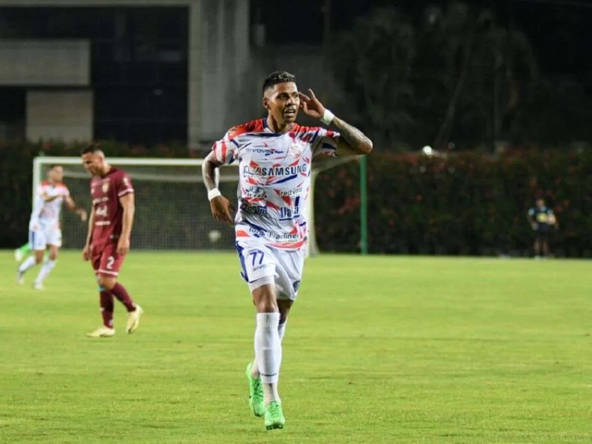 Richard Celis vuelve al futve con Zamora