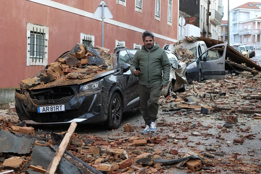 Al menos 5 fallecidos y graves daños ocasionó tormenta en Portugal