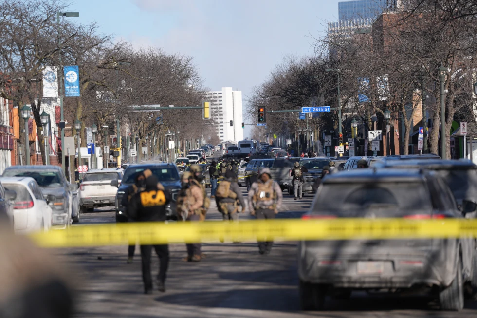 Muere hombre baleado en redada migratoria en Minneapolis