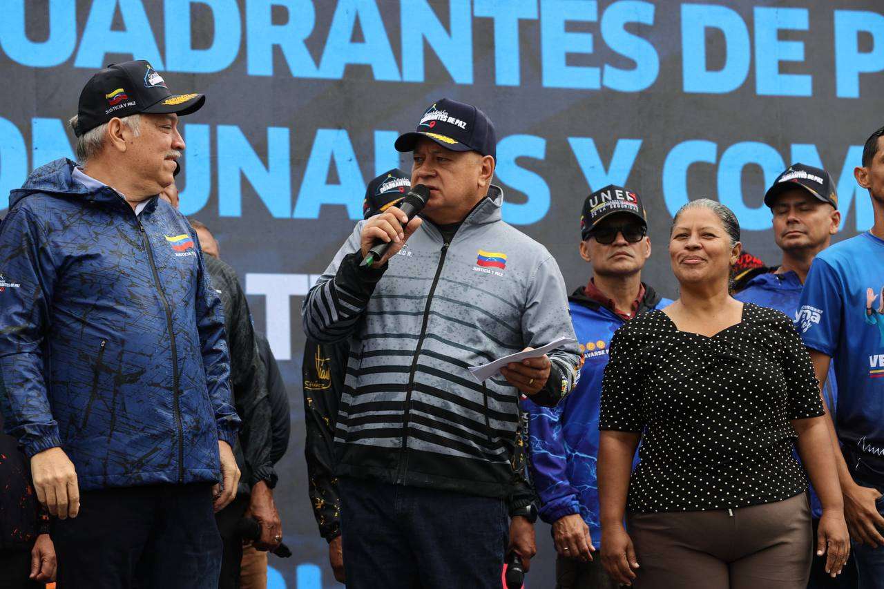 Cabello informa sobre visita consular a Nicolás Maduro y Cilia Flores