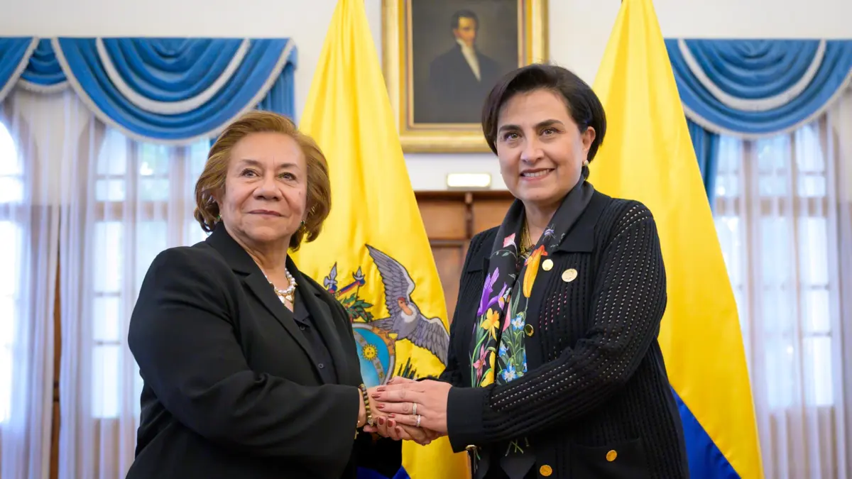 Cancilleres de Ecuador y Colombia tratarán de poner fin a "guerra arancelaria"