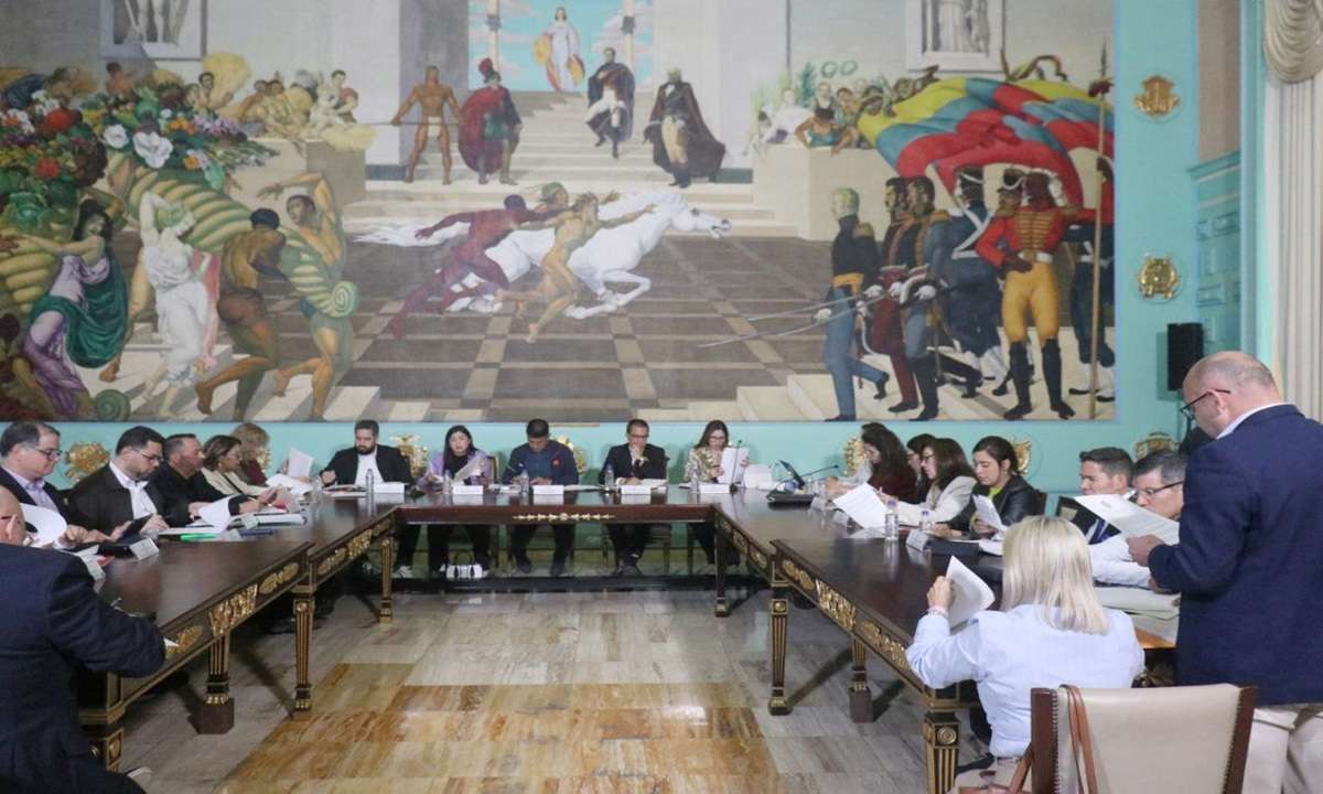 Comisión Especial para la Ley de Aministía se reunió con ONG