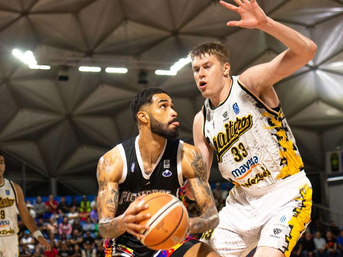 Pioneros incorporó al importado Kelby Kramer