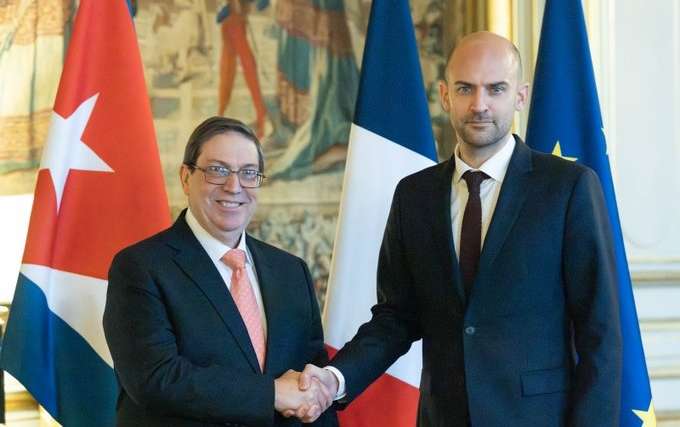 Cuba expone en Francia crisis por asedio gringo