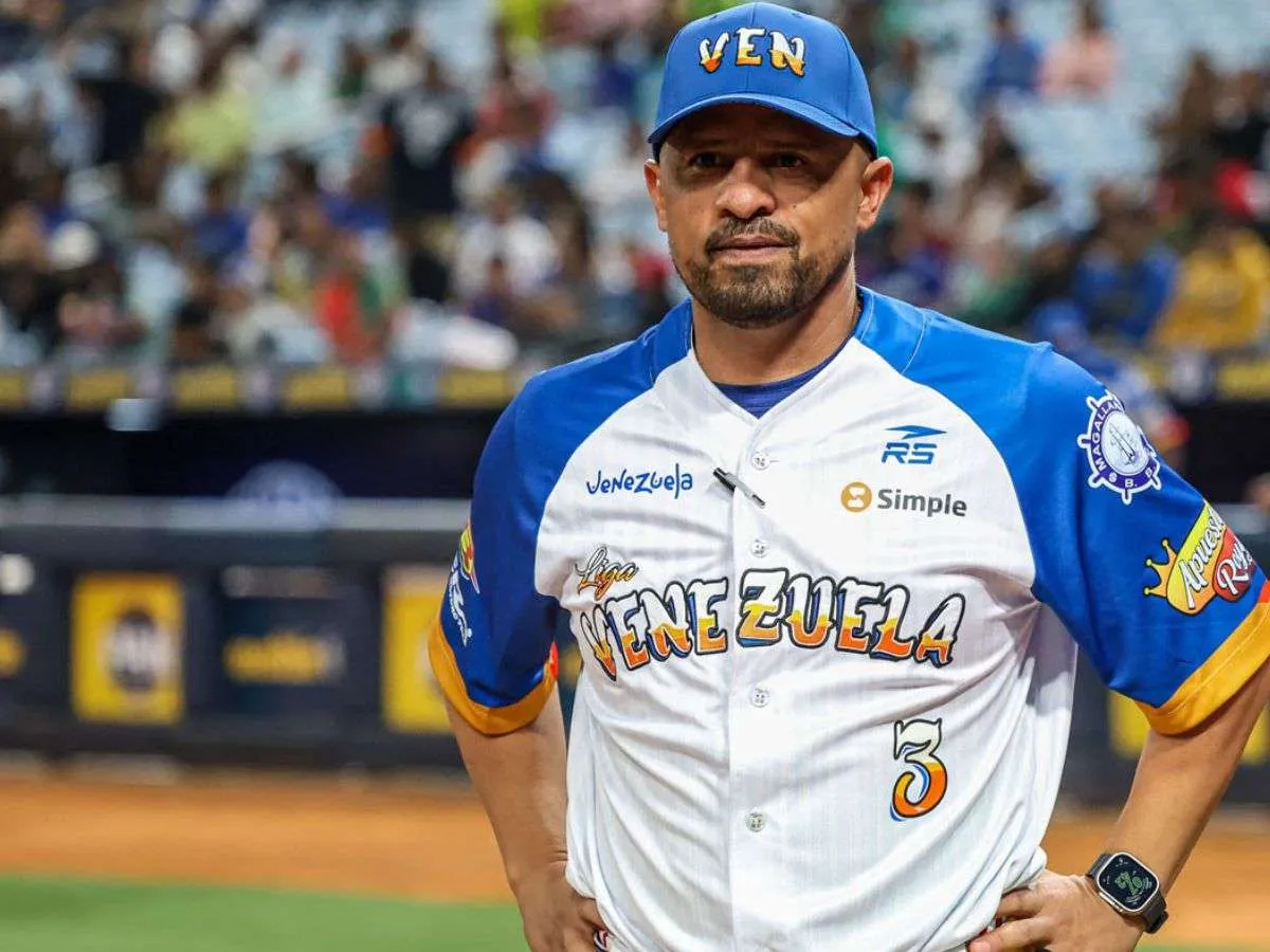 César Izturis reconoce el trabajo de Magallanes
