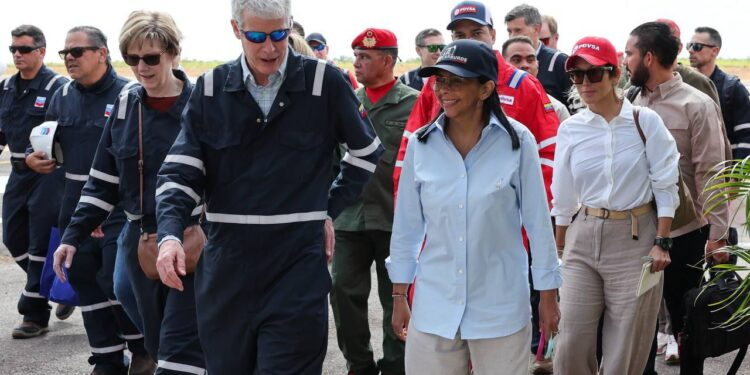 Wright y Rodríguez visitaron la empresa conjunta de Chevron y PDVSA que lleva operando desde 2010 en Venezuela